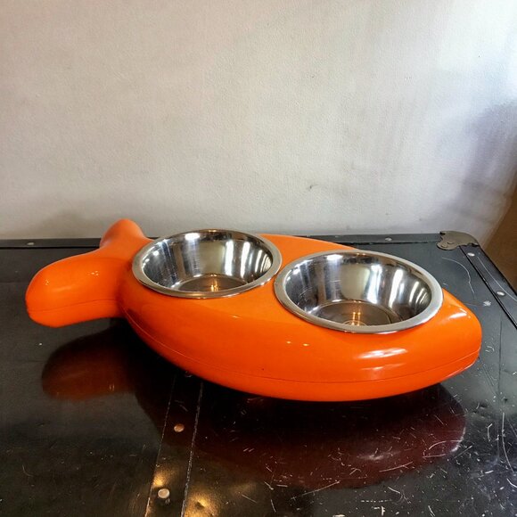 Cat Bowl Hing Design Fish with Non Slip Rubber Feet Made in England - Picture 3 of 8